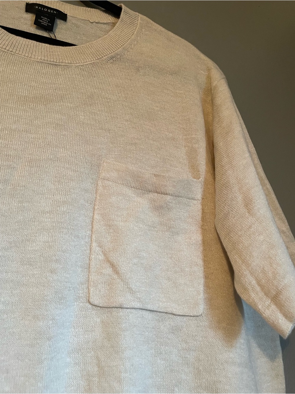 New Halogen Sz Medium Cream Women’s Short Sleeve Lightweight Pocket Blouse Top! - Picture 3 of 8